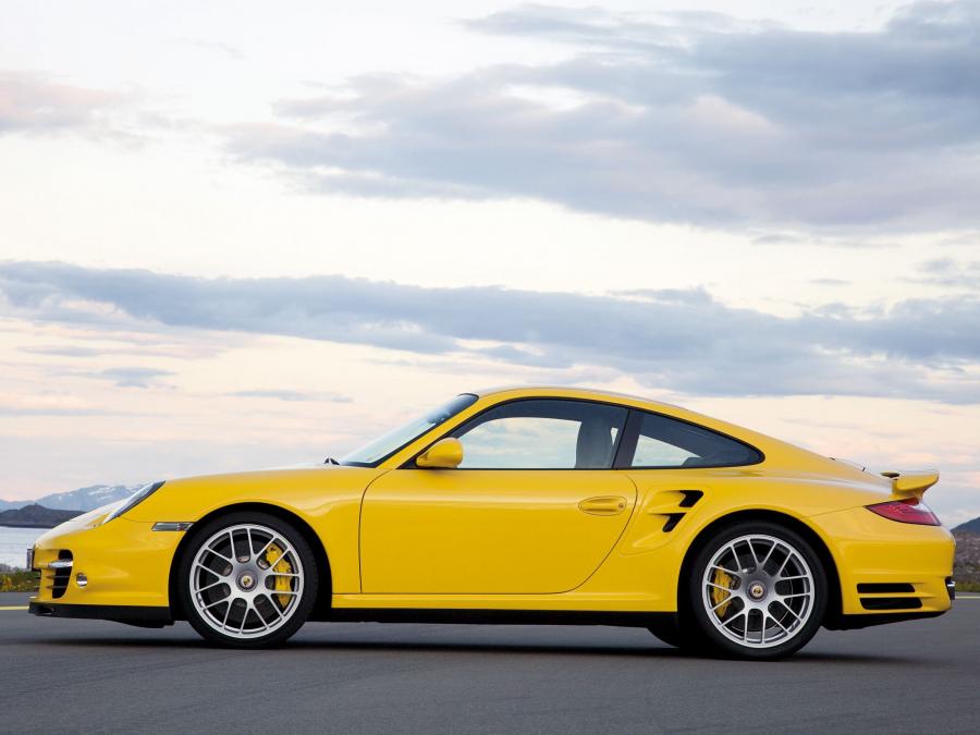  Porsche 911 Turbo Coupe 2009 года  (фото 2 из 2)